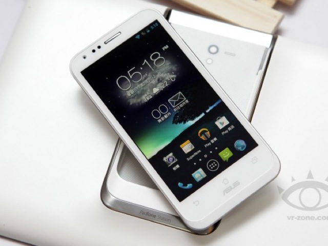 http://www.fredzone.org/wp-content/uploads/2012/11/asus-padfone-2-blanc-2.jpg