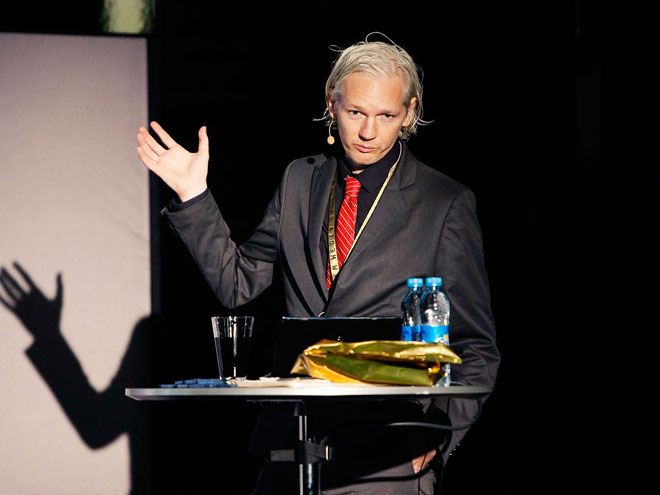  Wikileaks : Julian Assange va être extradé en Suède… enfin pas encore