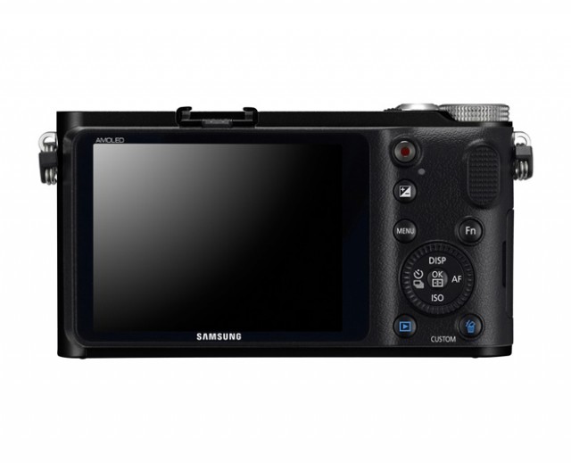 Samsung NX200, un hybride avec capteur de 20 MP