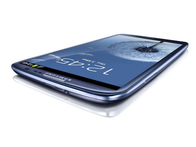 Samsung Galaxy S3 : écran de 4.8 pouces, processeur Exynos quad core