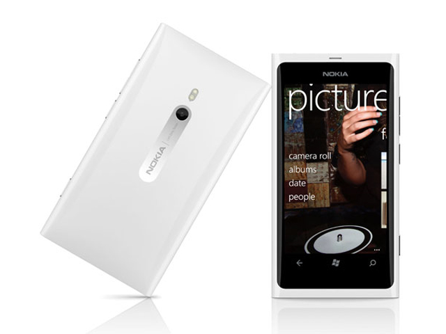 Soldes été 2012 : une sélection de produits high tech (smartphones, réflex, tablettes, ordinateurs)