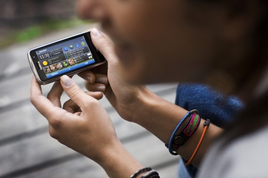 Nokia officialise le Nokia C6-01