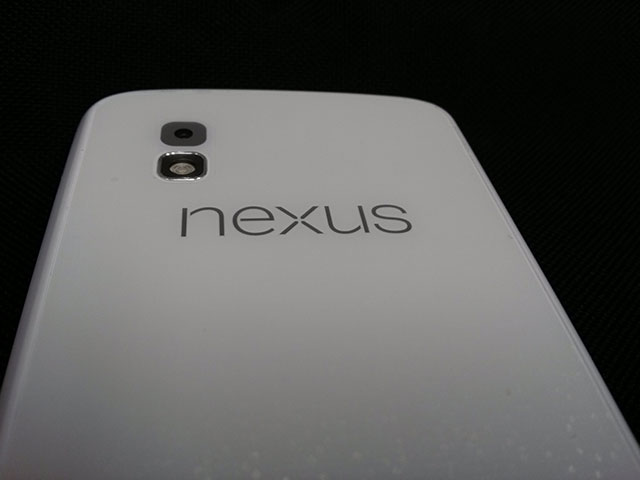 Une première photo pour le Nexus 4 blanc ?