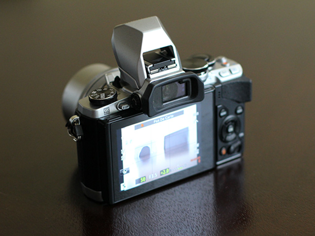 Olympus OM-D E-M10 - image 4