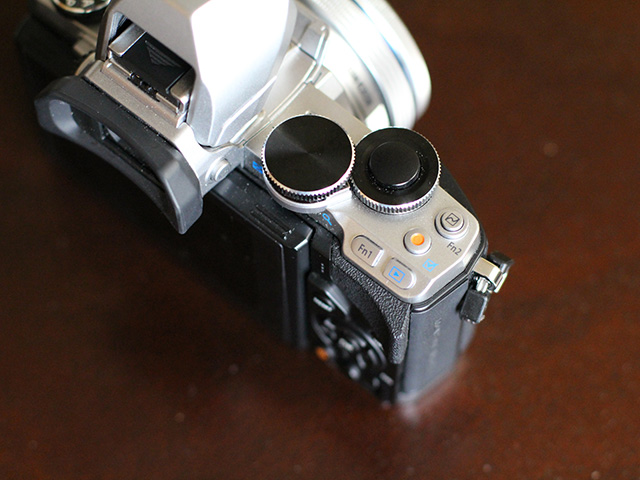 Olympus OM-D E-M10 - image 6