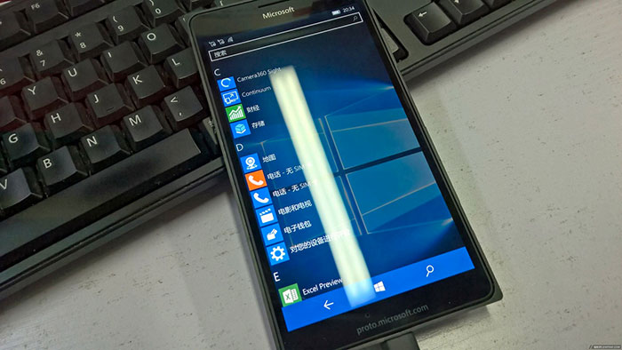 Le Lumia 950 se dévoile en photos