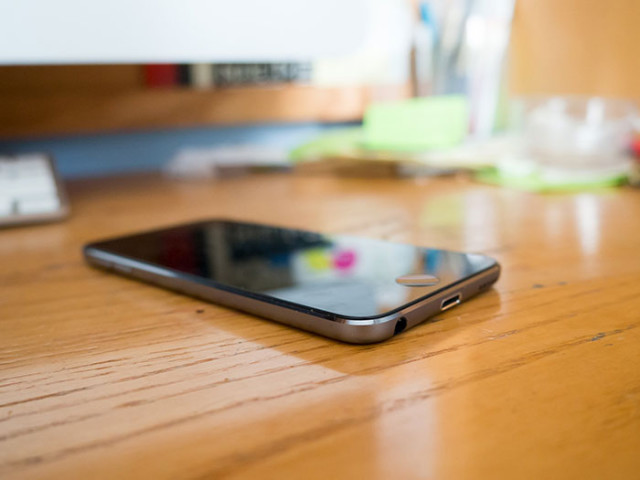 Intel Apple iPhone 7
