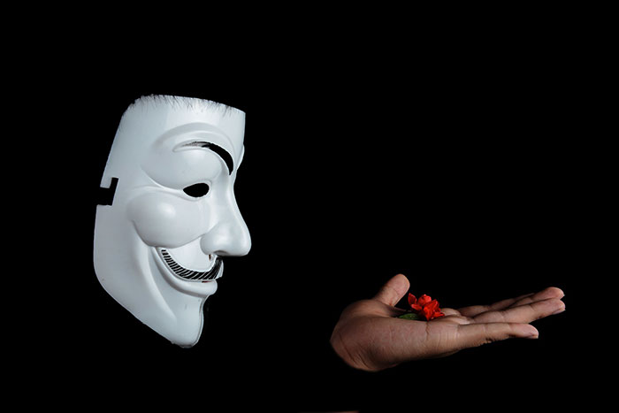  Les Anonymous partent en guerre contre un youtubeur