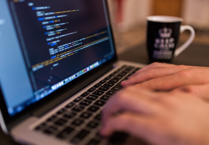 Si vous n’utilisez que deux doigts pour taper au clavier, ce n’est pas grave