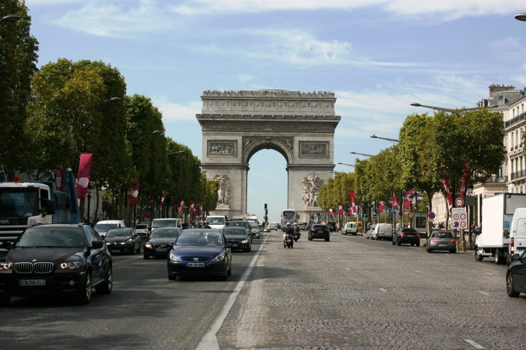 Wifi gratuit sur les champs-elysées