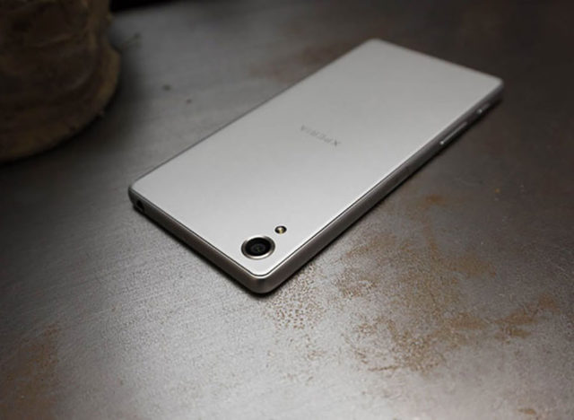 Bench Xperia X Compact