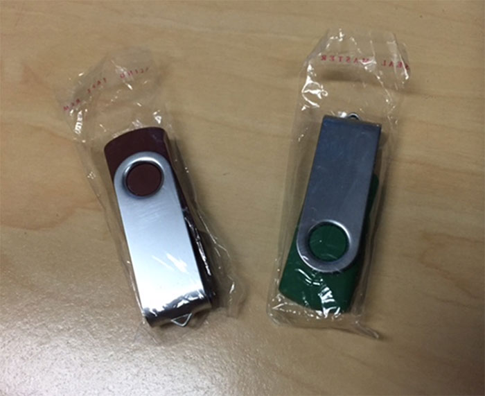  Quelqu’un distribue des clés USB vérolées en Australie
