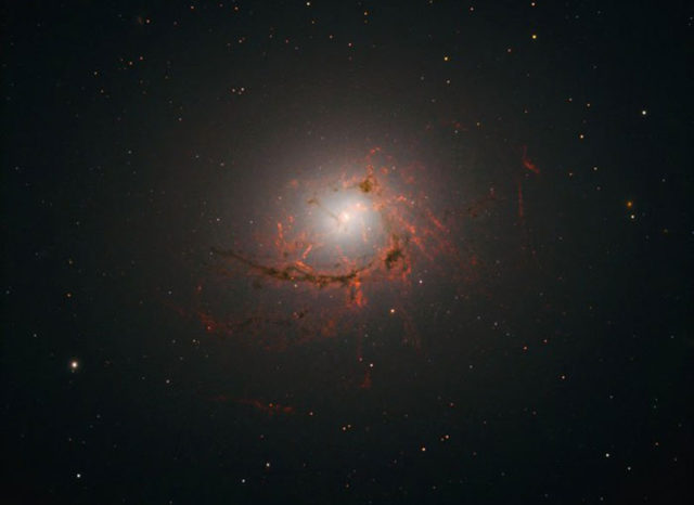 Hubble NGC 4696