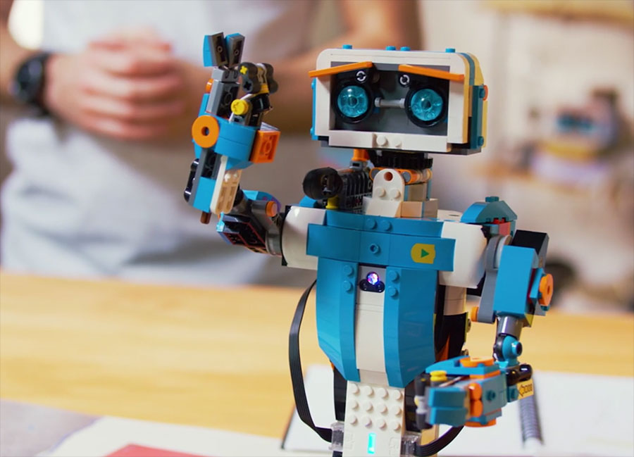Lego Boost, pour rendre ses constructions plus intelligentes