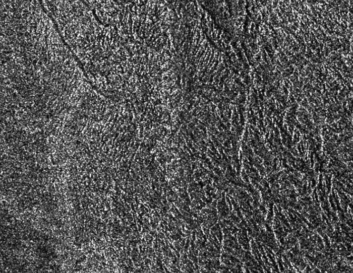  Titan abrite de mystérieux labyrinthes
