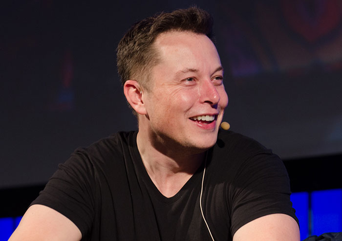  Elon Musk construirait un dragon cyborg