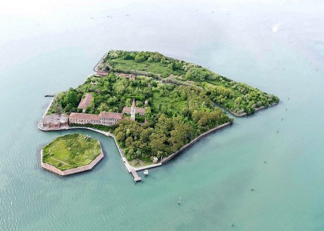 où suis je Martin 24 Janvier trouvé par Ajonc Poveglia-island-119-640x457