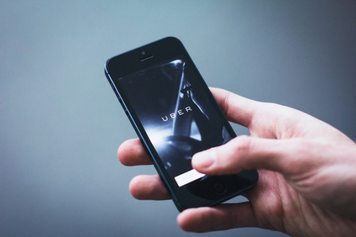  Uber vous propose de réserver votre VTC sans smartphone