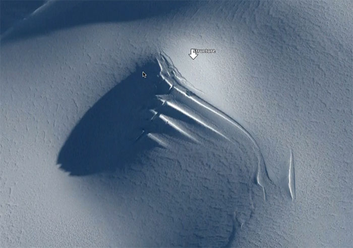  Cet ufologue pense avoir repéré une antenne géante en Antarctique