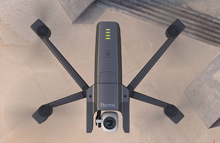  Parrot est de retour avec l’Anafi, un drone capable de filmer en 4K