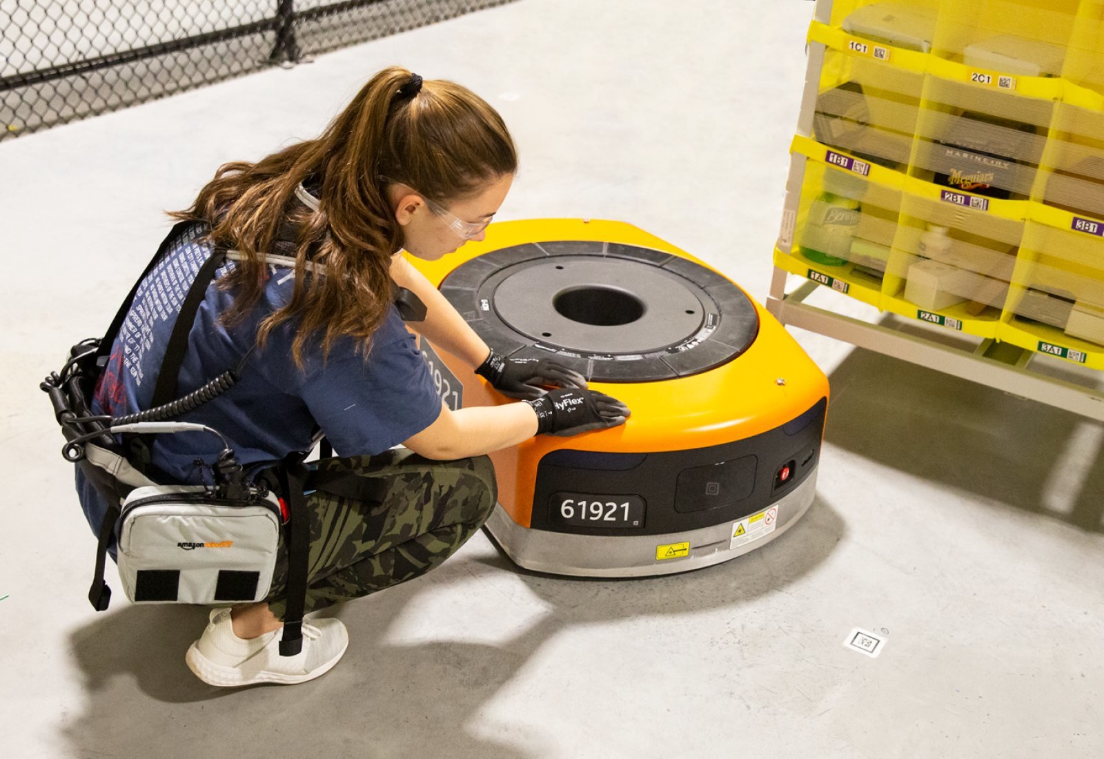  Amazon a conçu un gilet pour protéger les travailleurs humains des robots