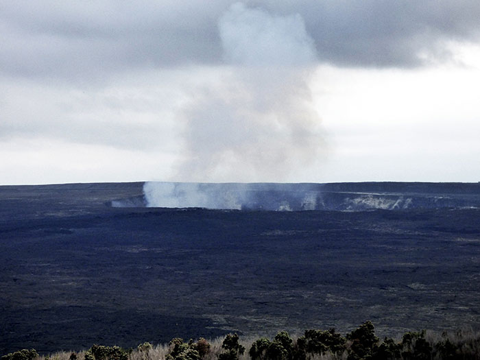  Hawaii : un homme survit à une chute dans le volcan Kilauea