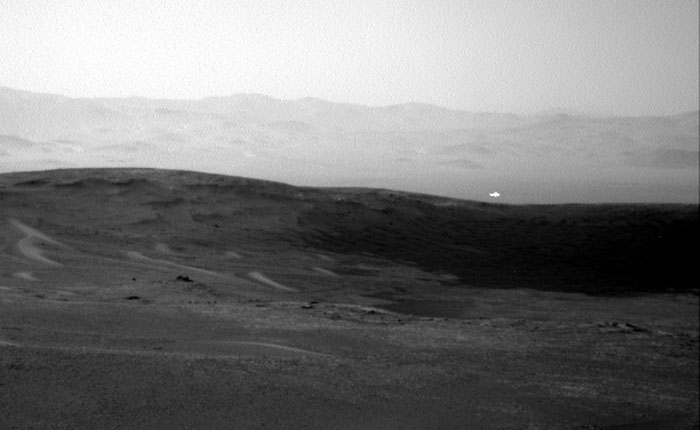  Curiosity a photographié une drôle de lumière sur Mars