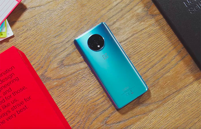  🔥 Le OnePlus 7T passe à 470 € en version bleue