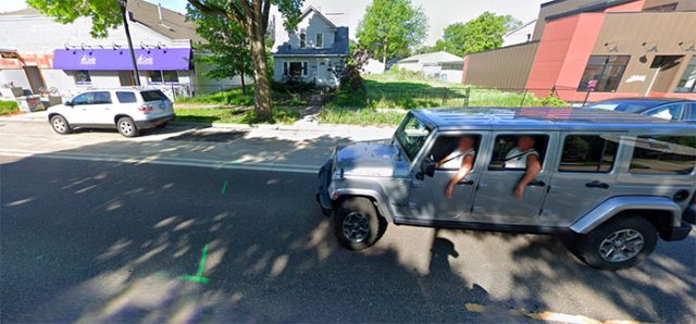 Il y a de drôles de Jeep qui se baladent dans Google Maps