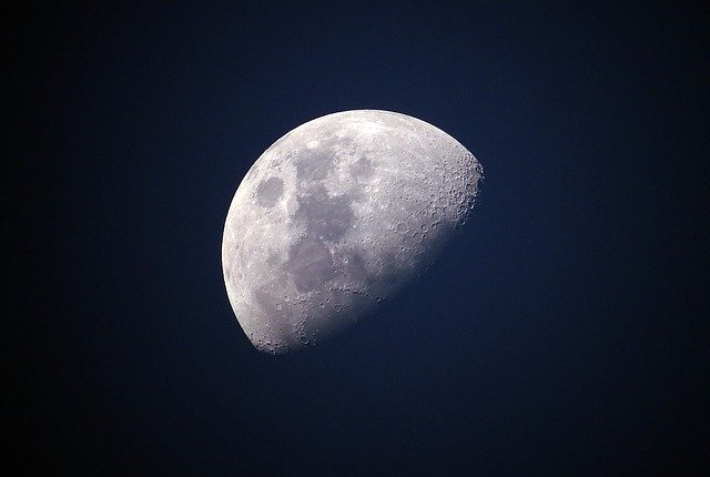  La NASA compte installer un radiotélescope géant dans un cratère lunaire