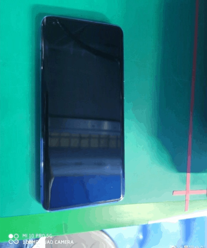  Le Xiaomi Mi 10 Pro se montre un peu