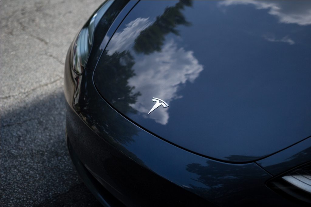  Elon Musk menace de délocaliser la production de Tesla hors de Californie