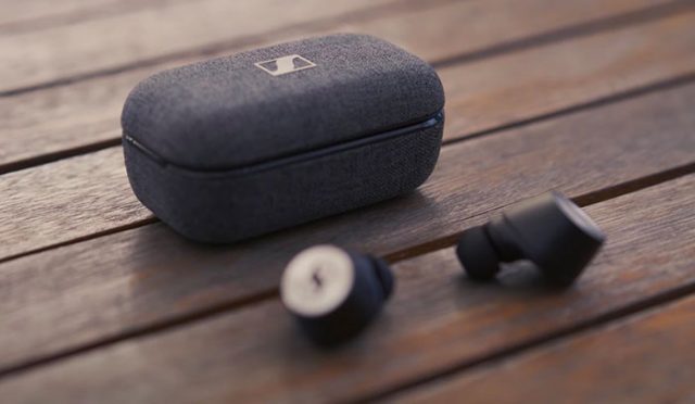 Les momentum True Wireless 2 et leur jolie boîte en tissu