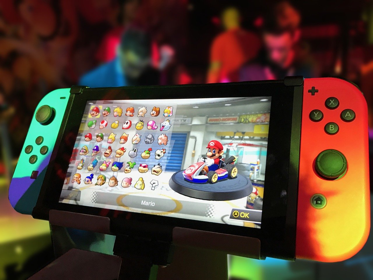 Une Nintendo Switch avec Mario Kart 8