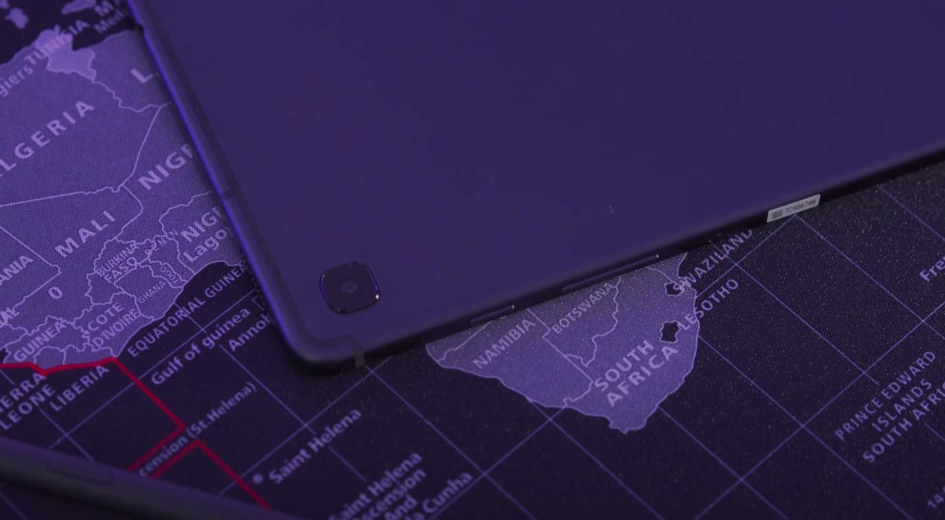 La Galaxy Tab S6 Lite a droit à un boîtier en aluminium