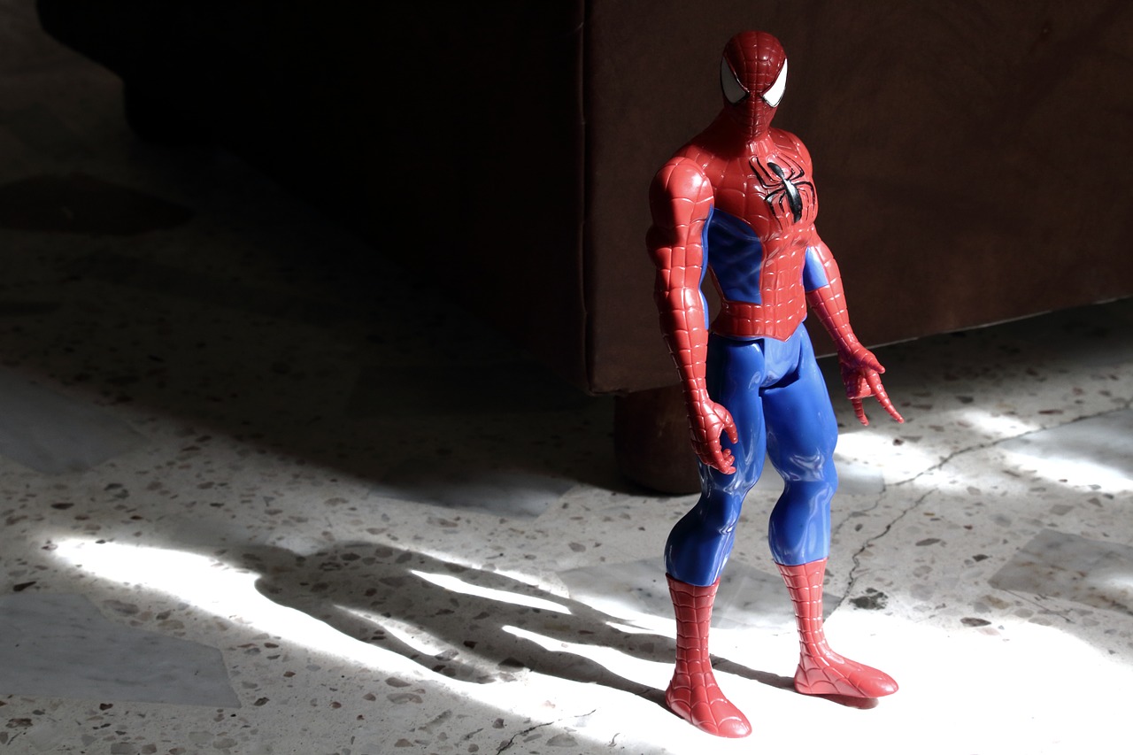 Une figurine représentant Spider-Man