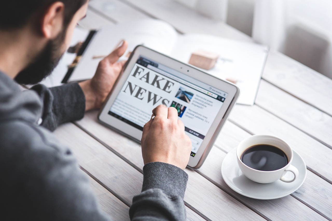 Eléctions américaines: Facebook, Google, Twitter, Microsoft, … et 4 boîtes de tech vont s’allier pour lutter contre la désinformation et les ingérences étrangères