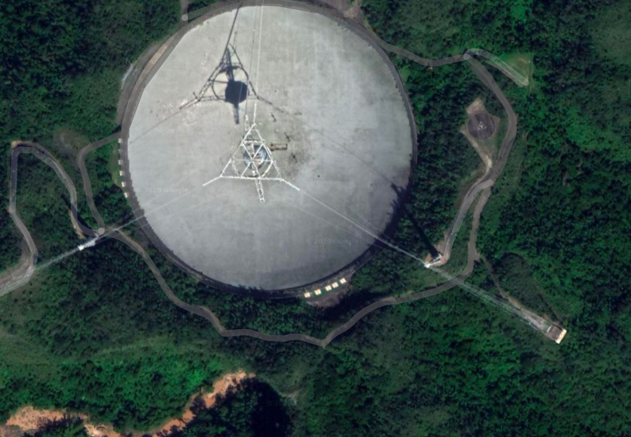 Le radiotélescope d'Arecibo - crédits Google Maps