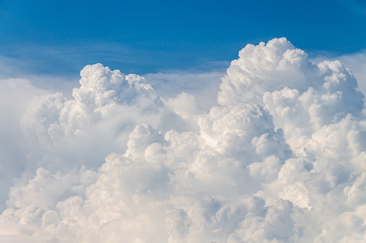Des nuages dans le ciel