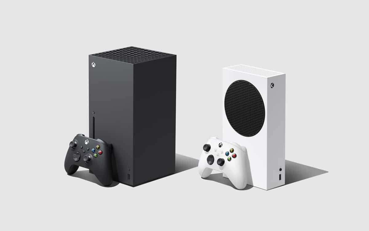 Une Xbox Series X aux côtés d'une Xbox Series S