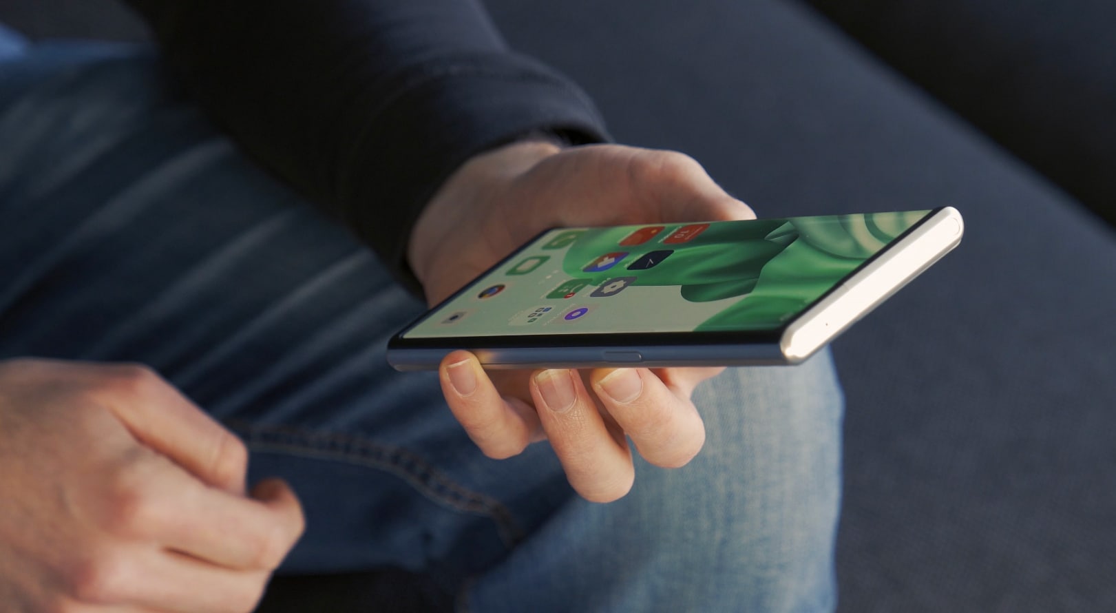 Le Oppo X 2021 ressemble à n'importe quel smartphone, et c'est une force