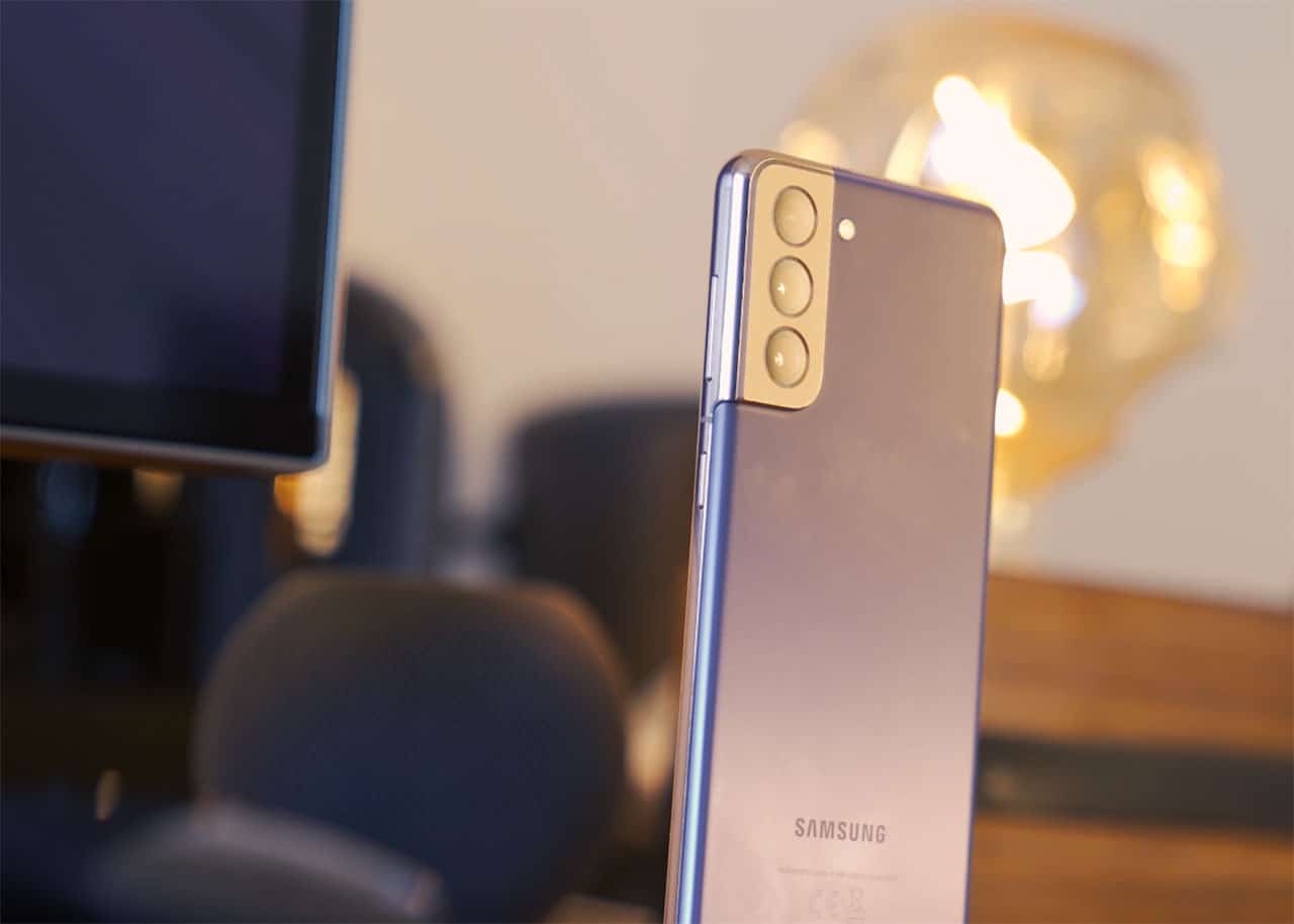Le Galaxy S21 de dos