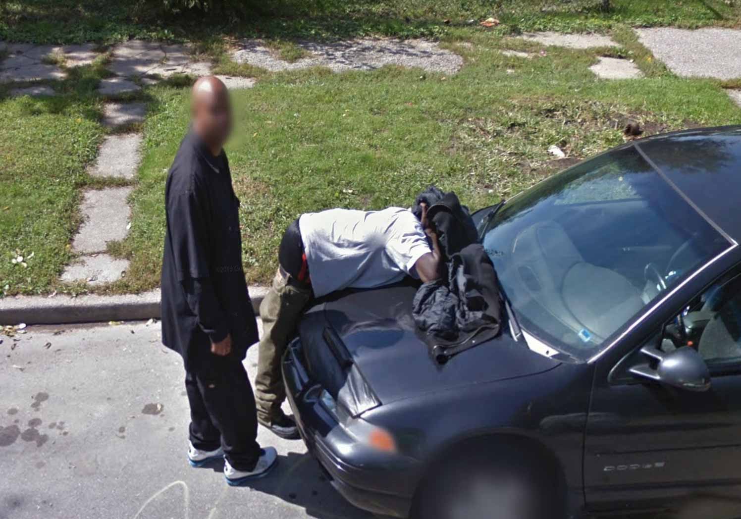 Drôle de scène capturée par les caméras de Google Maps