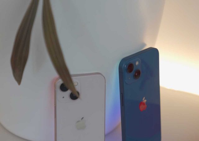 L'iPhone 13 Mini proposé en rose, contre le bleu pour l'iPhone 13