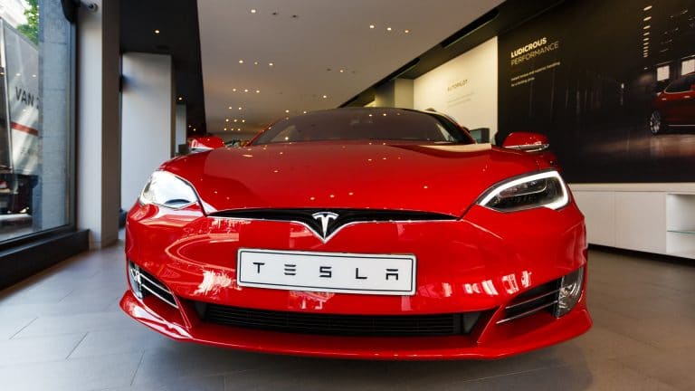 Une voiture de Tesla