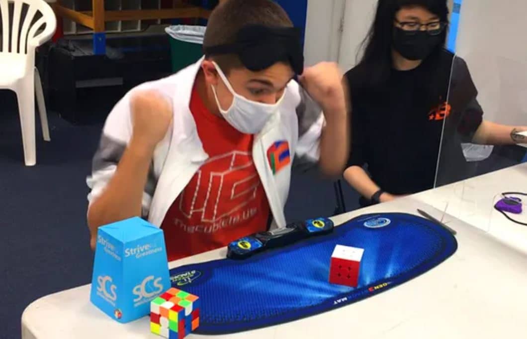 Record du monde de Rubik's Cube