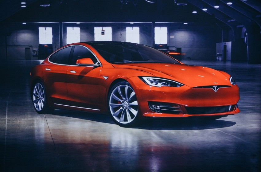 Tesla suspend le déploiement du logiciel FSD Beta