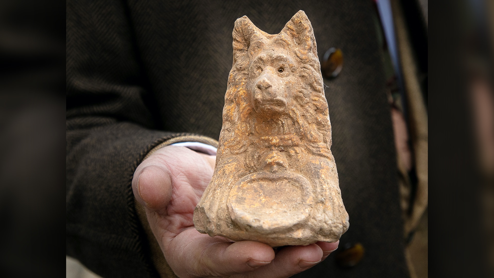Une statue à tête de chien a été découverte à Rome WCw4U2dDVkv7nQo5o8gmz4