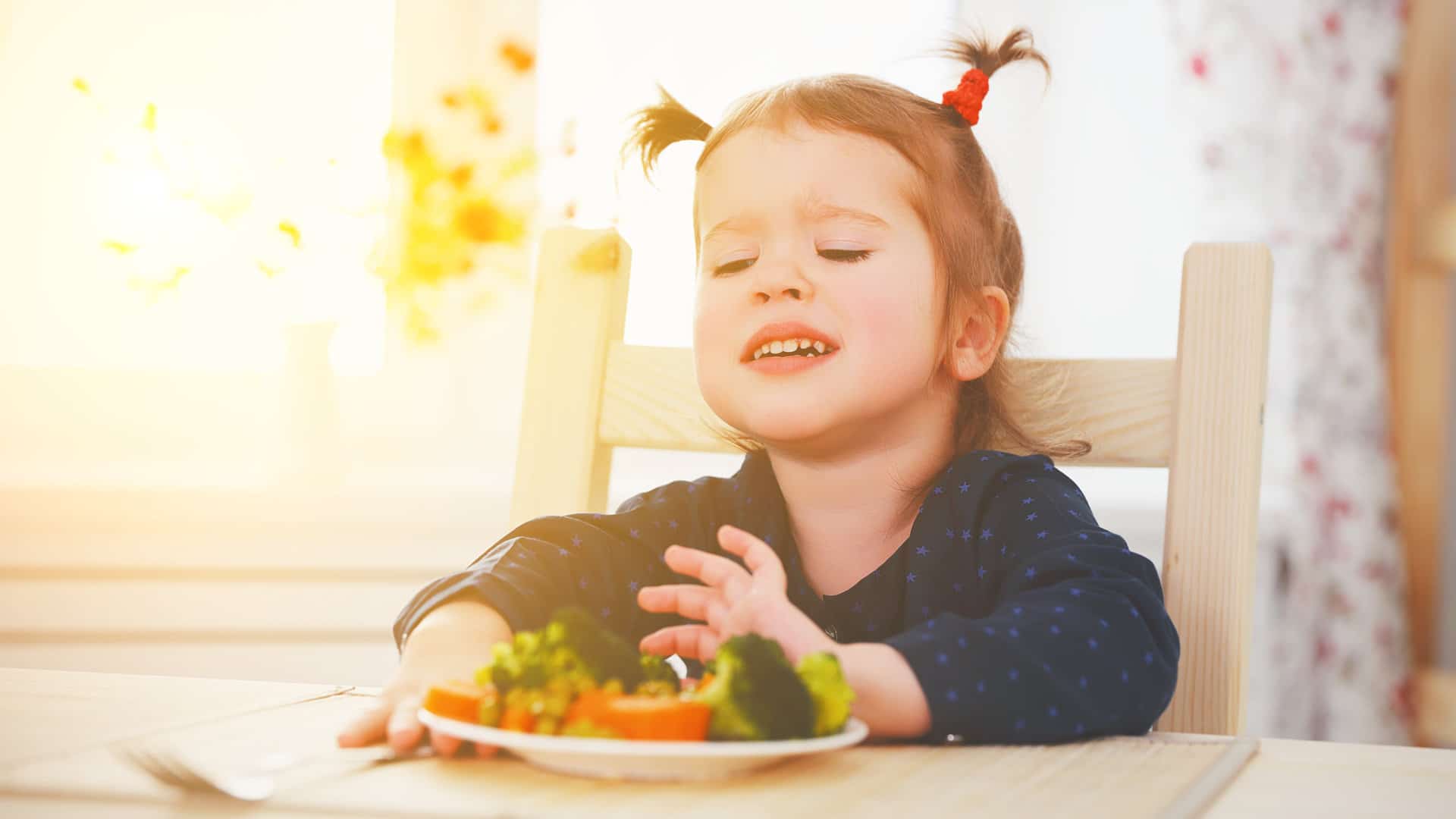 une enfant qui ne veut pas manger