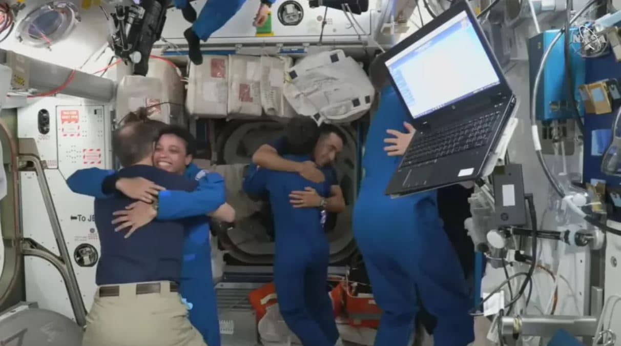 L'arrivée de Crew-4 à bord de l'ISS